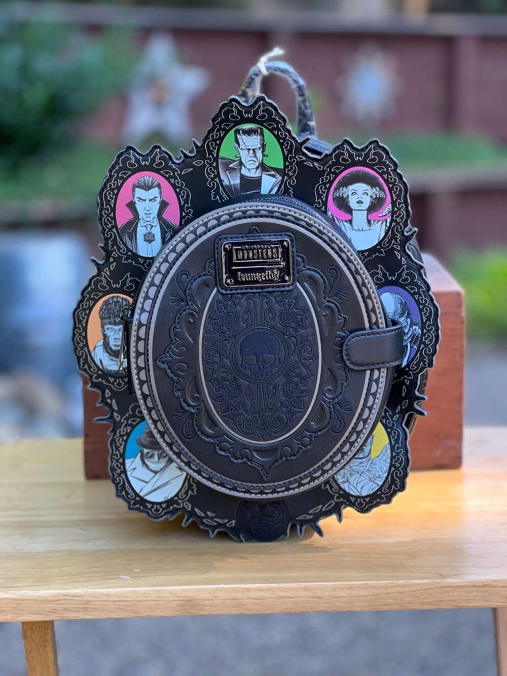 Loungefly Universal Monsters Exclusive Lenticular Cameo Backpack & Wallet NWT - Picture 3 of 16